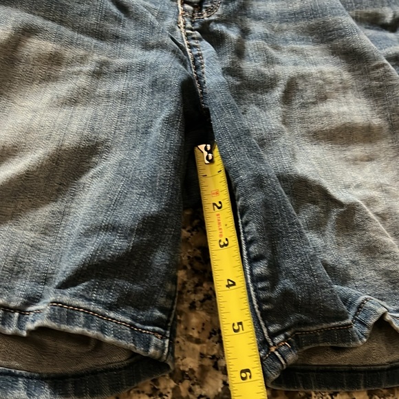 Westport Signature Fit Size 8 shorts 6” inseam - Picture 8 of 9